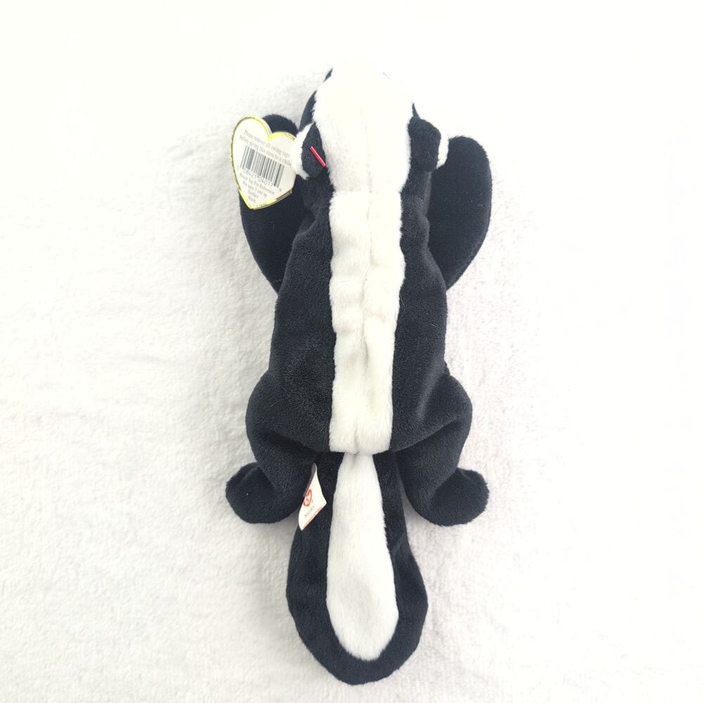 1995 Ty Beanie Baby "Stinky" The Skunk With Tag
